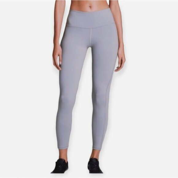 Victoria's Secret - Victoria Sport "Knockout" Mesh Back Ballerina strap Legging- - Picture 2 of 9